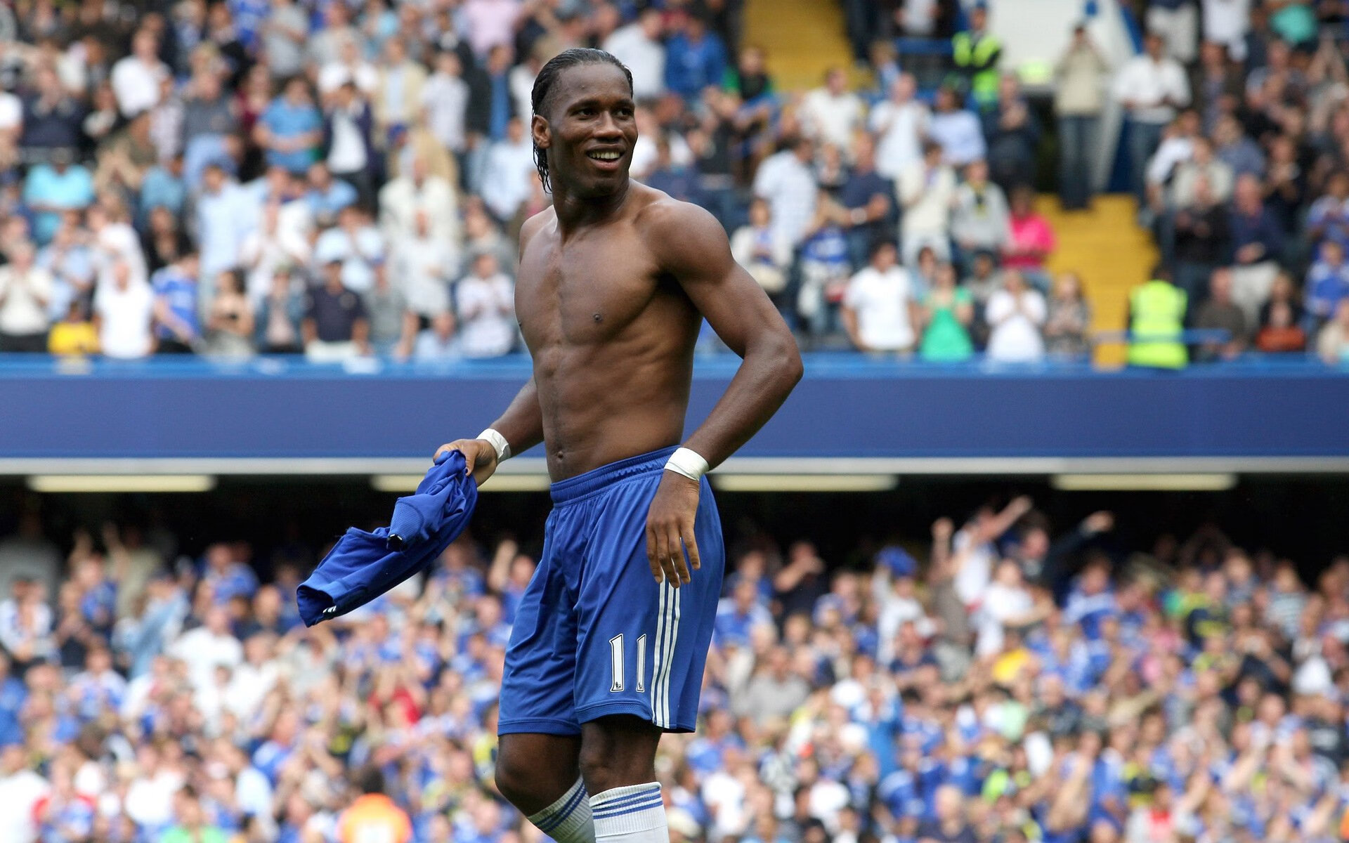 爱游戏中国-逆境中的领袖：明星队长的领导魅力，明星队队长